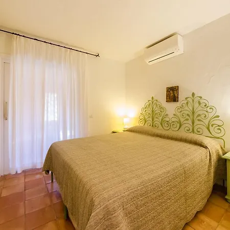 Apartament Sea Smeralda - *